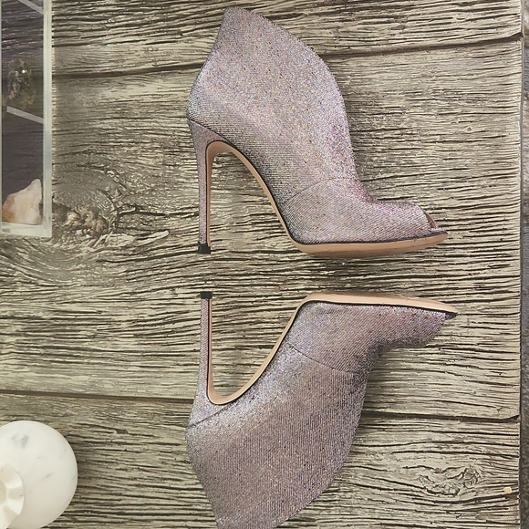 Gianvito Rossi Vamp Pump - Picture 6 of 11